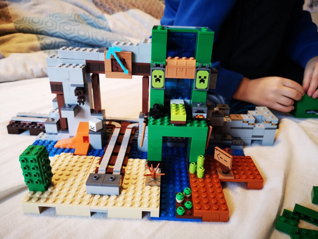 LEGO, building, creativity, Minecraft, Creeper Mine